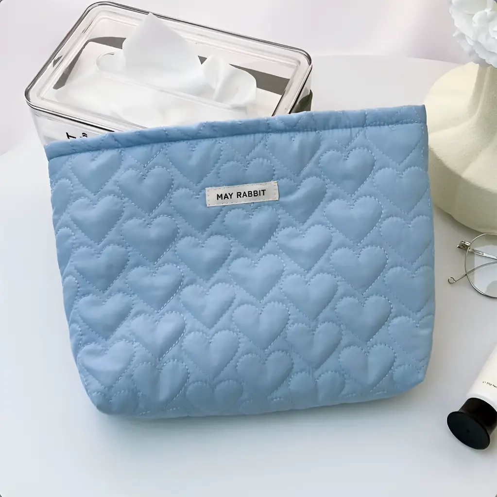 Screenshot 2024-12-08 at 20-33-20 New Quilted Love Makeup Bag Women Storage Bag Lovely Toiletry Bag - Buy New Quilted Love Makeup Bag women Storage Bag lovely Toiletry Bag Product on Alibaba.com.webp